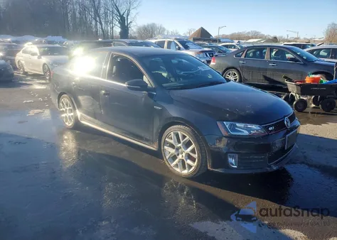 2014 Volkswagen Jetta Gli z USA, uszkodzony, nr VIN 3VW5T7AJ7EM330300
